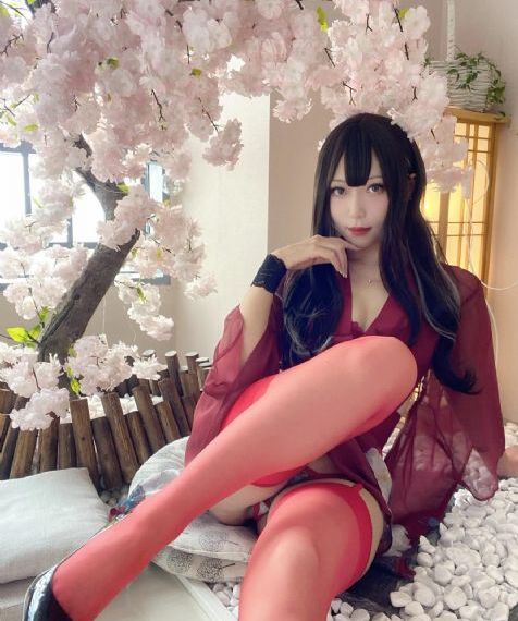男女吻胸做爰摸下身猛烈动漫小说_国产剧在线手机播放